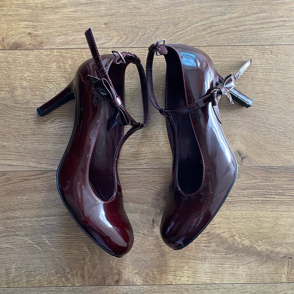 Gianni Bini Bow Pumps